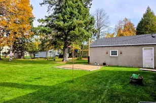 1945 E 26th St, Hibbing, MN 55746 - Photo 4
