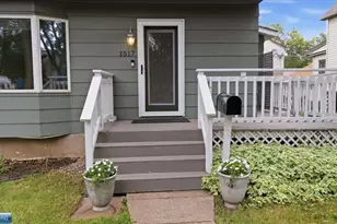 1517 11th St S, Virginia, MN 55792 - Photo 2