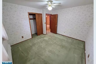 1002 E 23rd St, Hibbing, MN 55746 - Photo 24