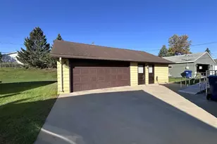 1642 Merryview Ln, Hibbing, MN 55746 - Photo 2