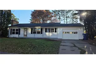 416 Highland Dr, Hibbing, MN 55746 - Photo 1