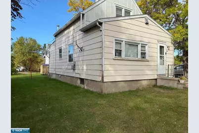 801 & 803 16th Street N, Virginia, MN 55792 - Photo 2