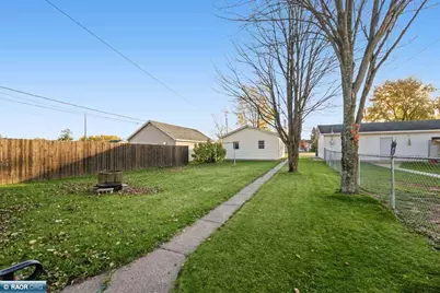3706 4th Ave E, Hibbing, MN 55746 - Photo 4