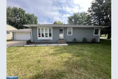 220 E Park Drive, Hibbing, MN 55746 - Photo 1