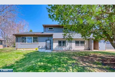 1727 E 39th St, Hibbing, MN 55746 - Photo 1