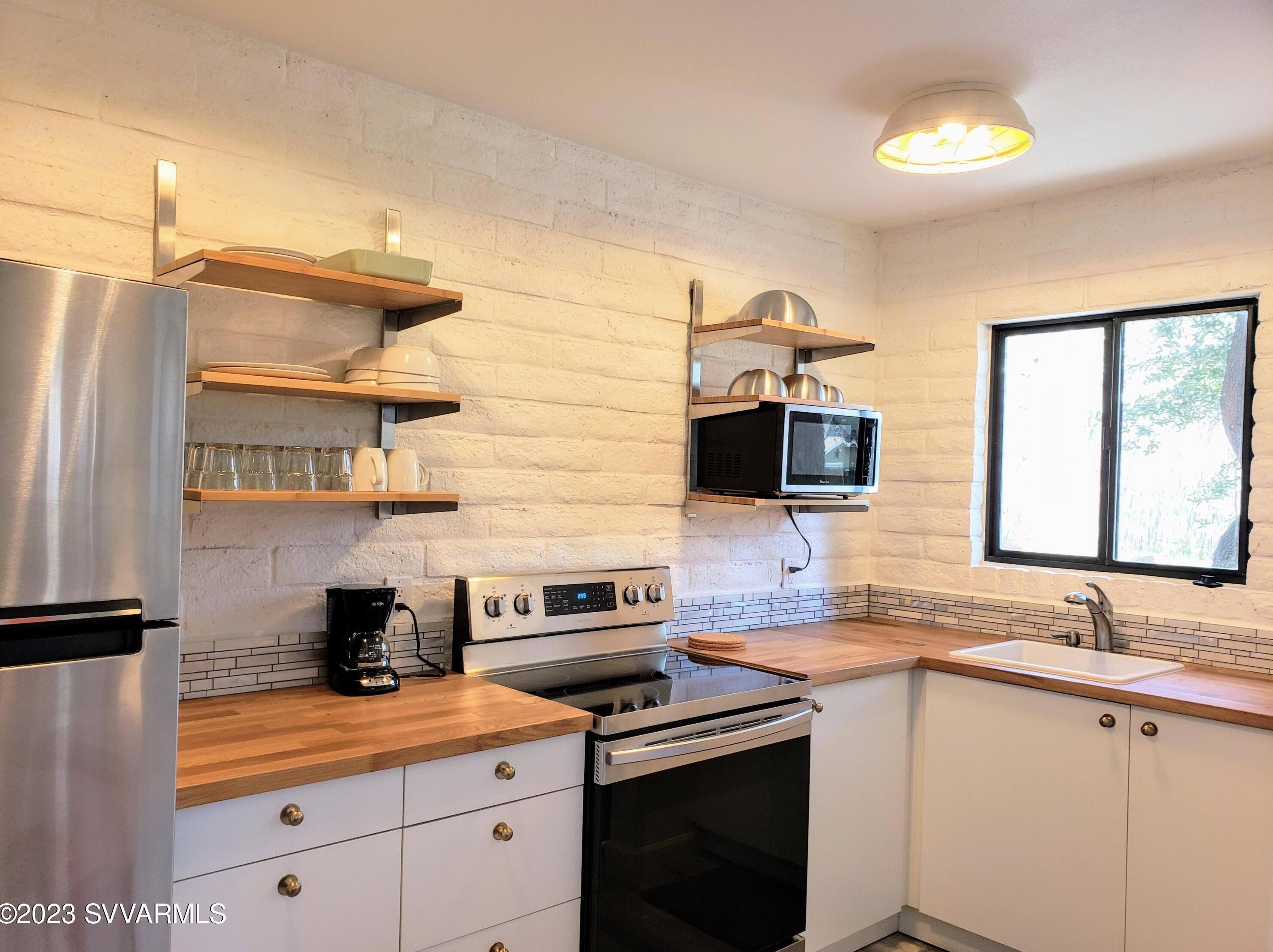 185 Blackhawk Ln, Sedona AZ 86336-6279 exterior