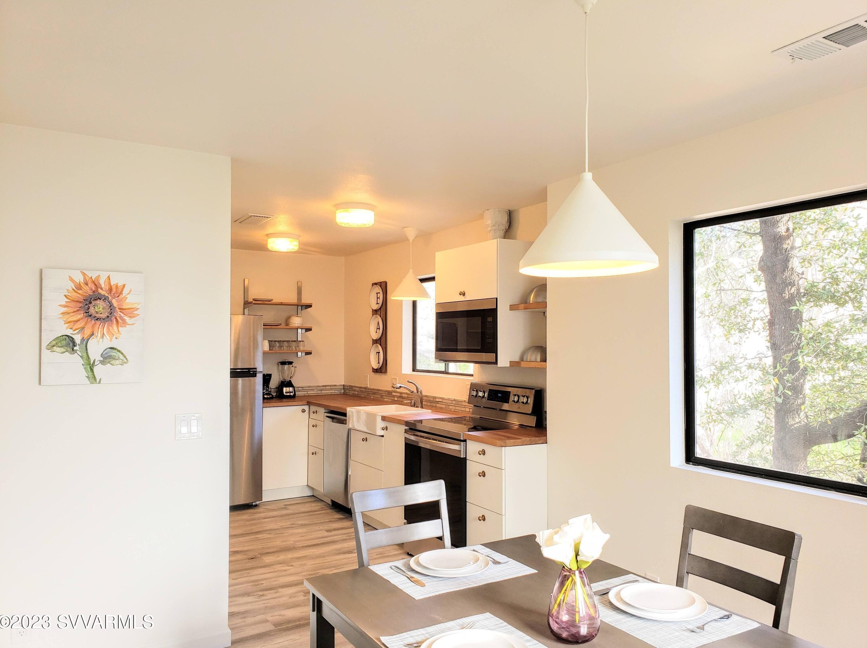 185 Blackhawk Ln, Sedona AZ 86336-6279 exterior