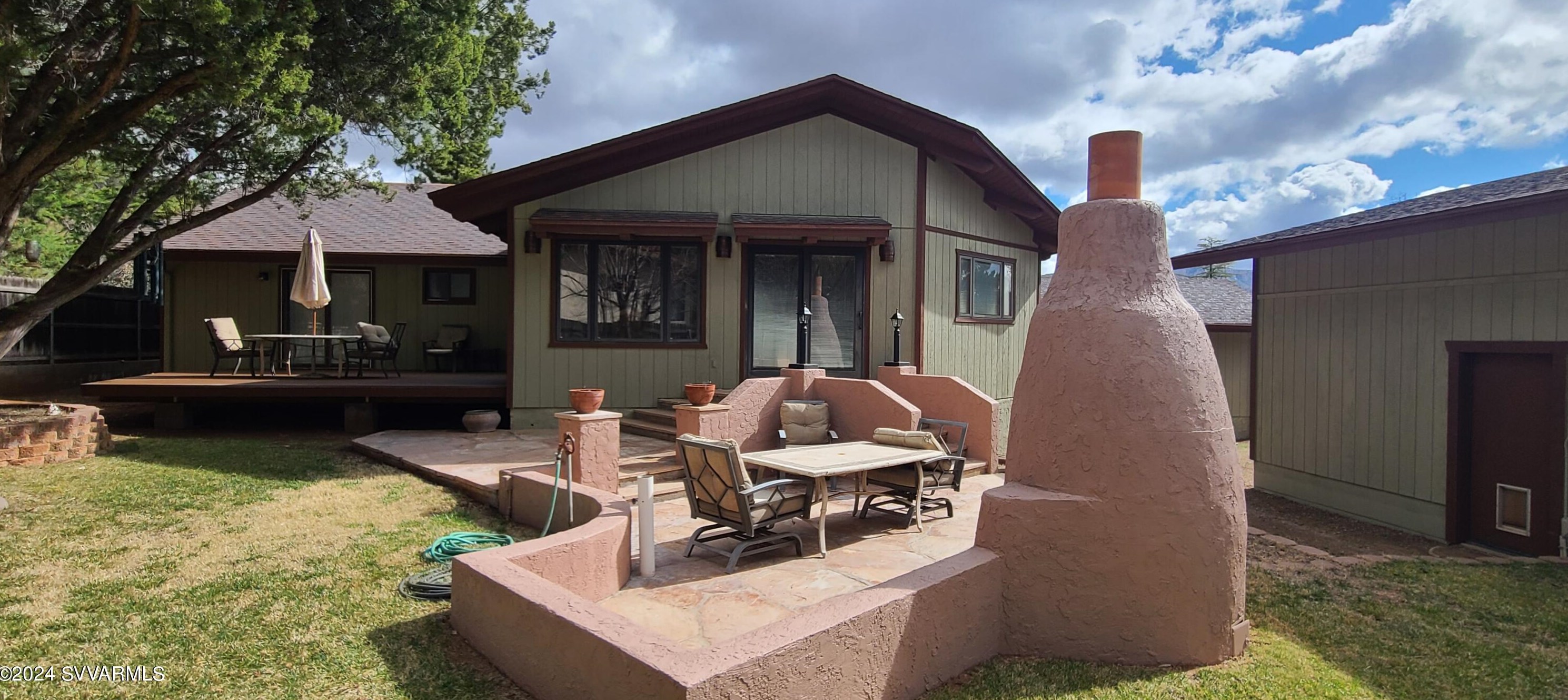305 Mtn Shadows Dr, Sedona AZ 86336-3929 exterior