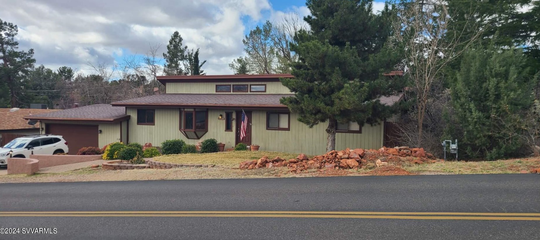 305 Mtn Shadows Dr, Sedona AZ 86336-3929 exterior