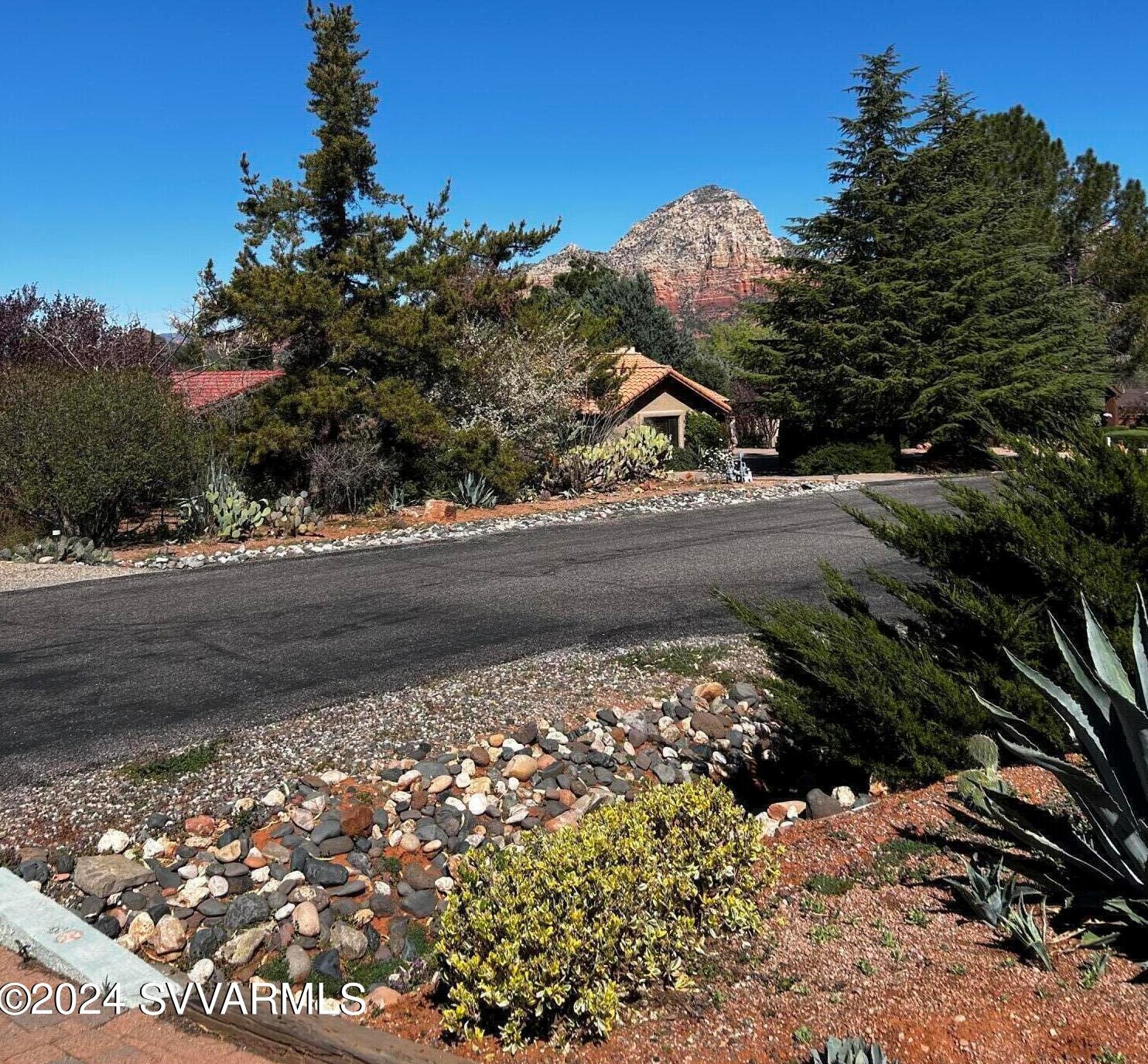 10 Sunset Cir, Sedona AZ 86336-5744 exterior