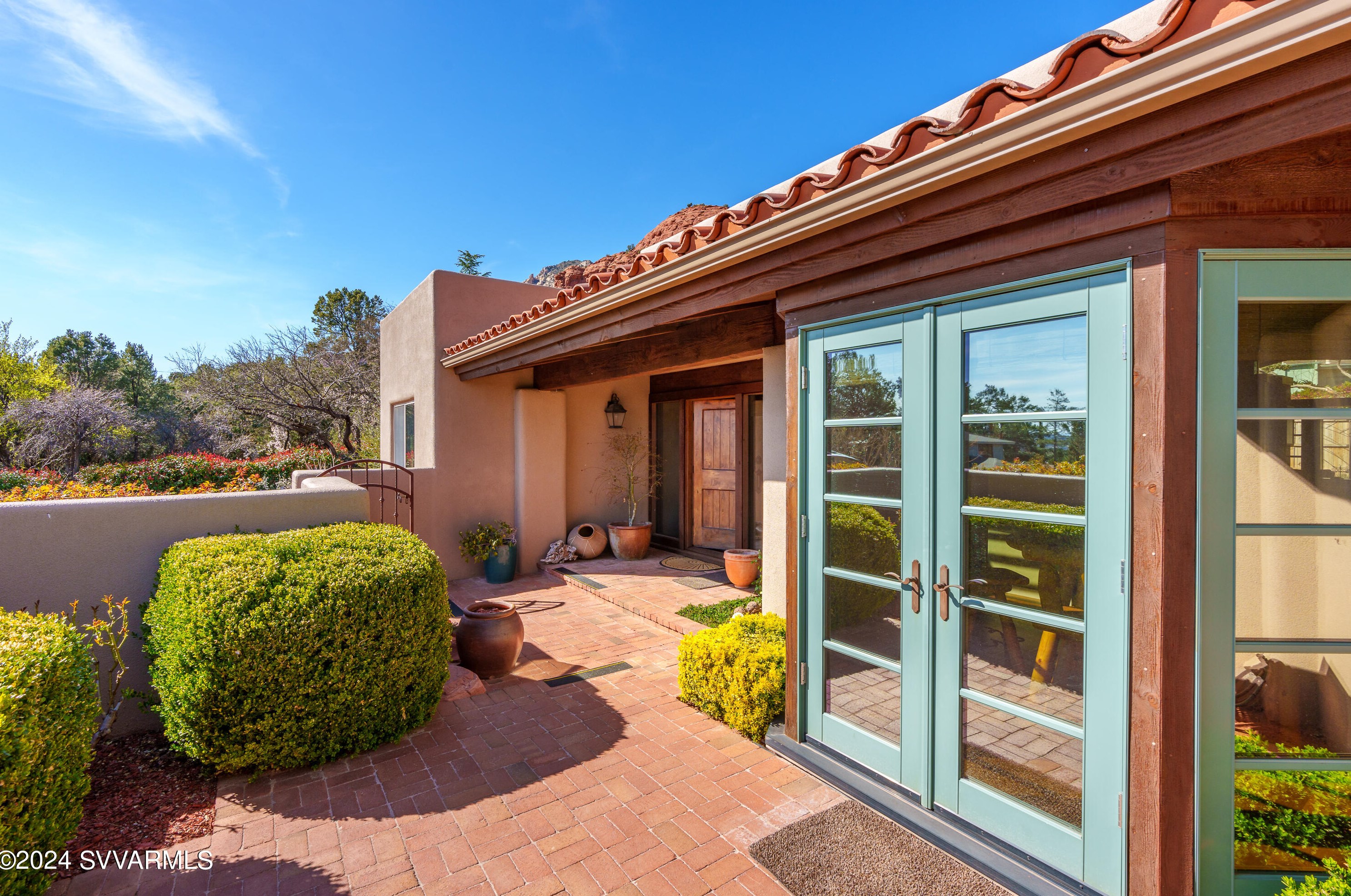 750 Mtn Shadows Dr, Sedona AZ 86336-3928 exterior