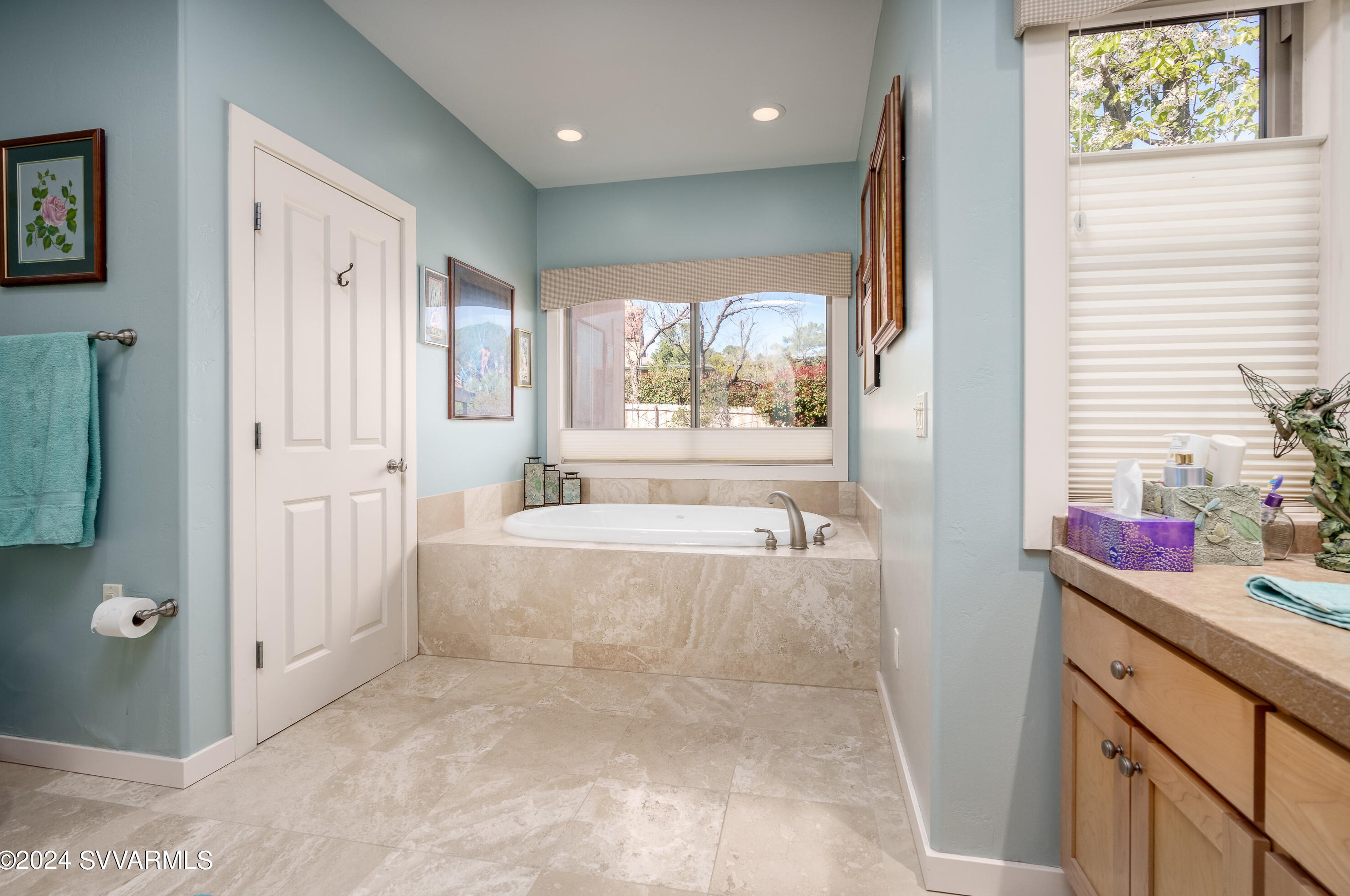 750 Mtn Shadows Dr, Sedona AZ 86336-3928 exterior