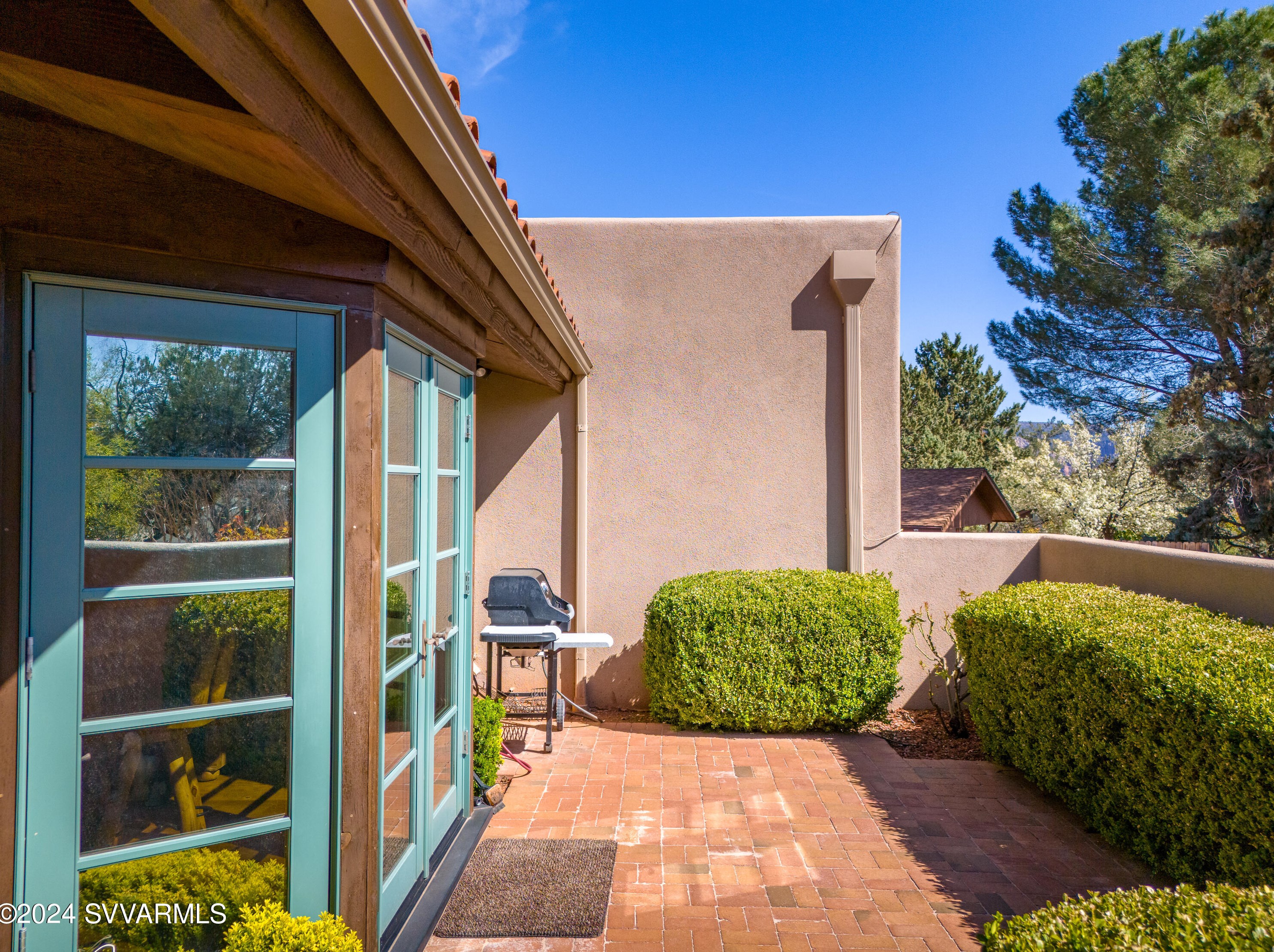 750 Mtn Shadows Dr, Sedona AZ 86336-3928 exterior