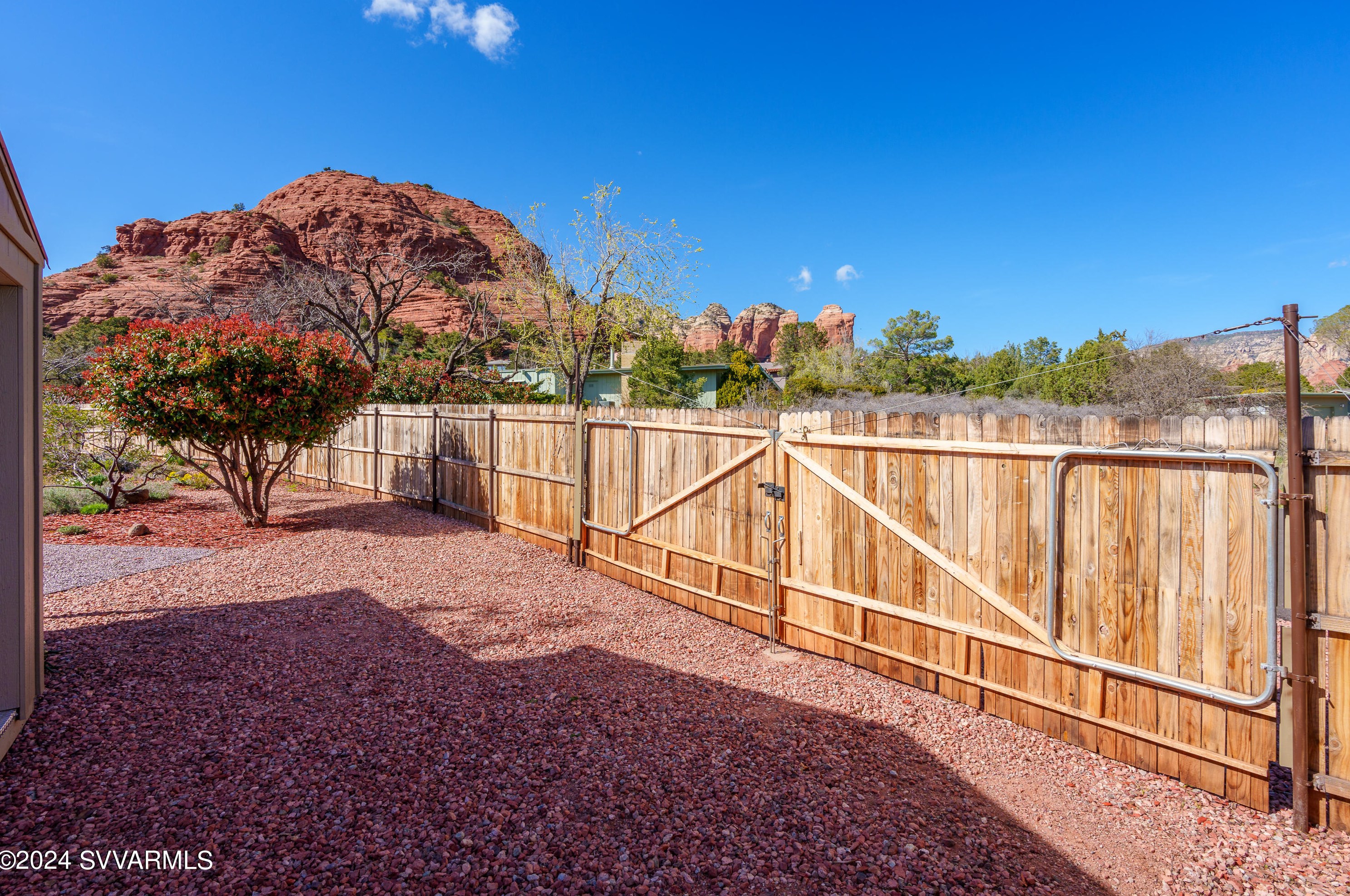 750 Mtn Shadows Dr, Sedona AZ 86336-3928 exterior