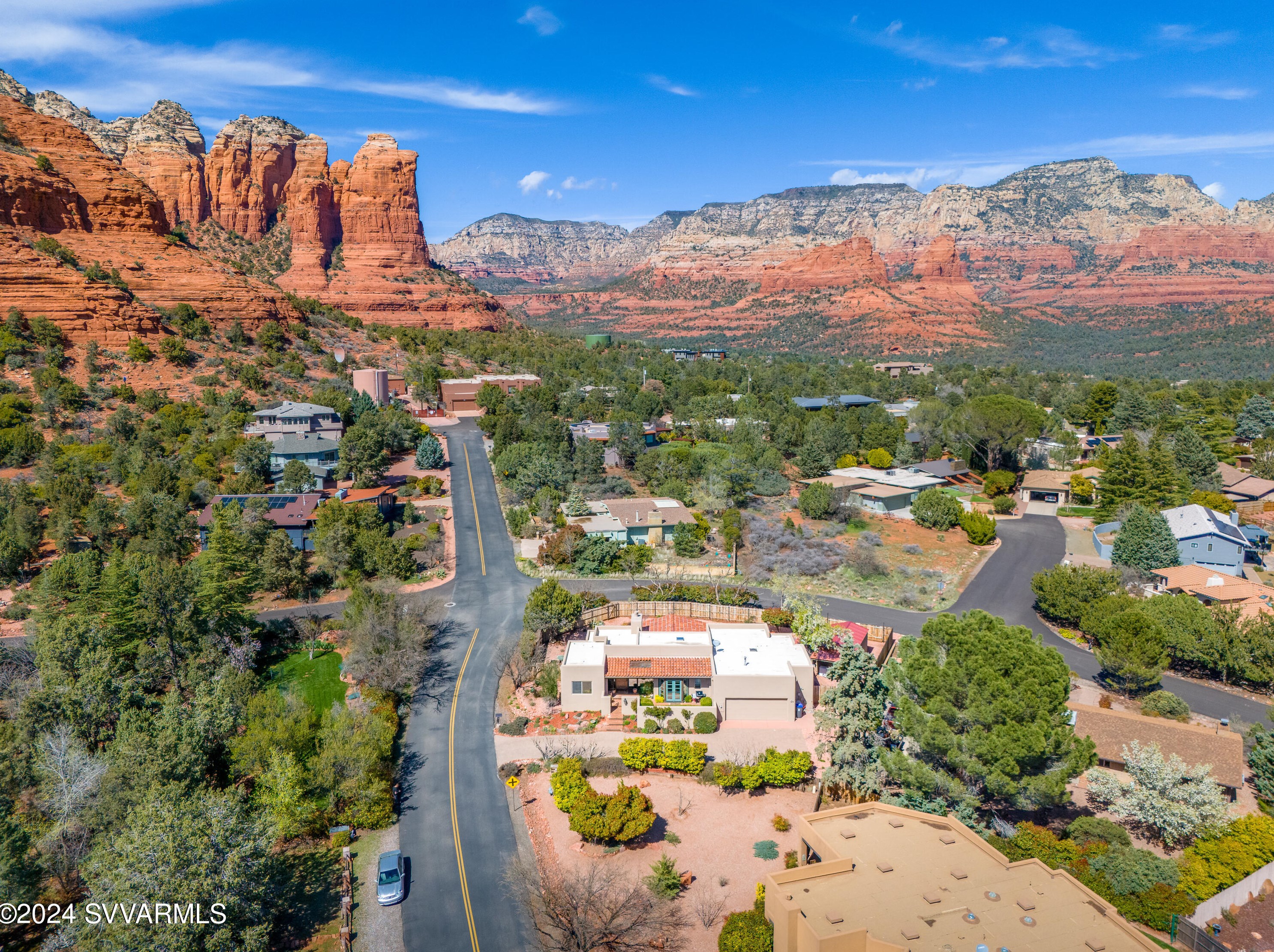 750 Mtn Shadows Dr, Sedona AZ 86336-3928 exterior
