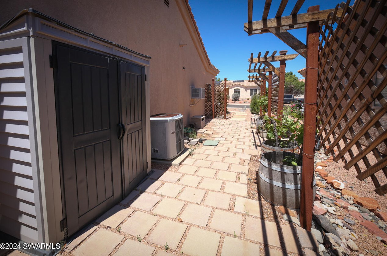 1305 Crestview Dr, Cottonwood AZ  86326-4549 exterior