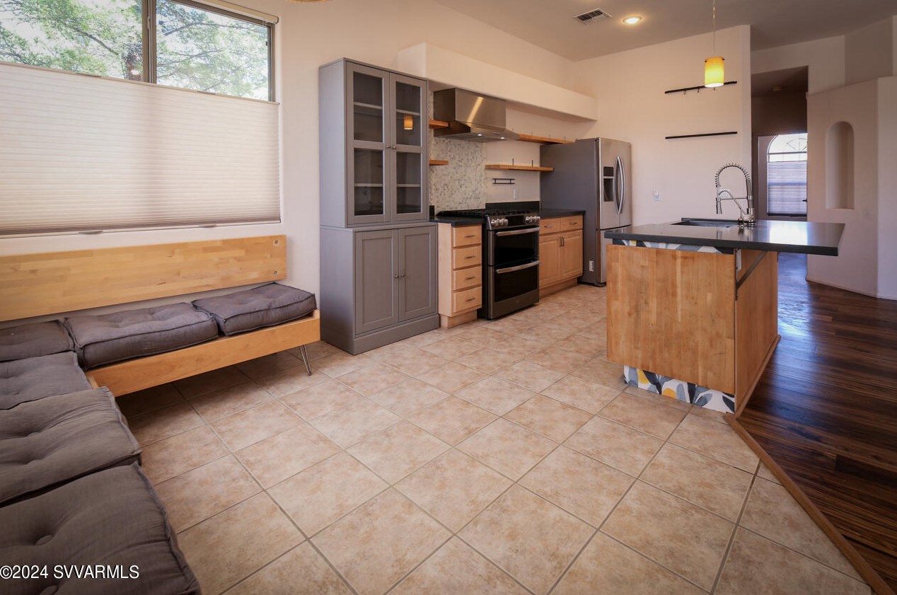 1305 Crestview Dr, Cottonwood AZ  86326-4549 exterior