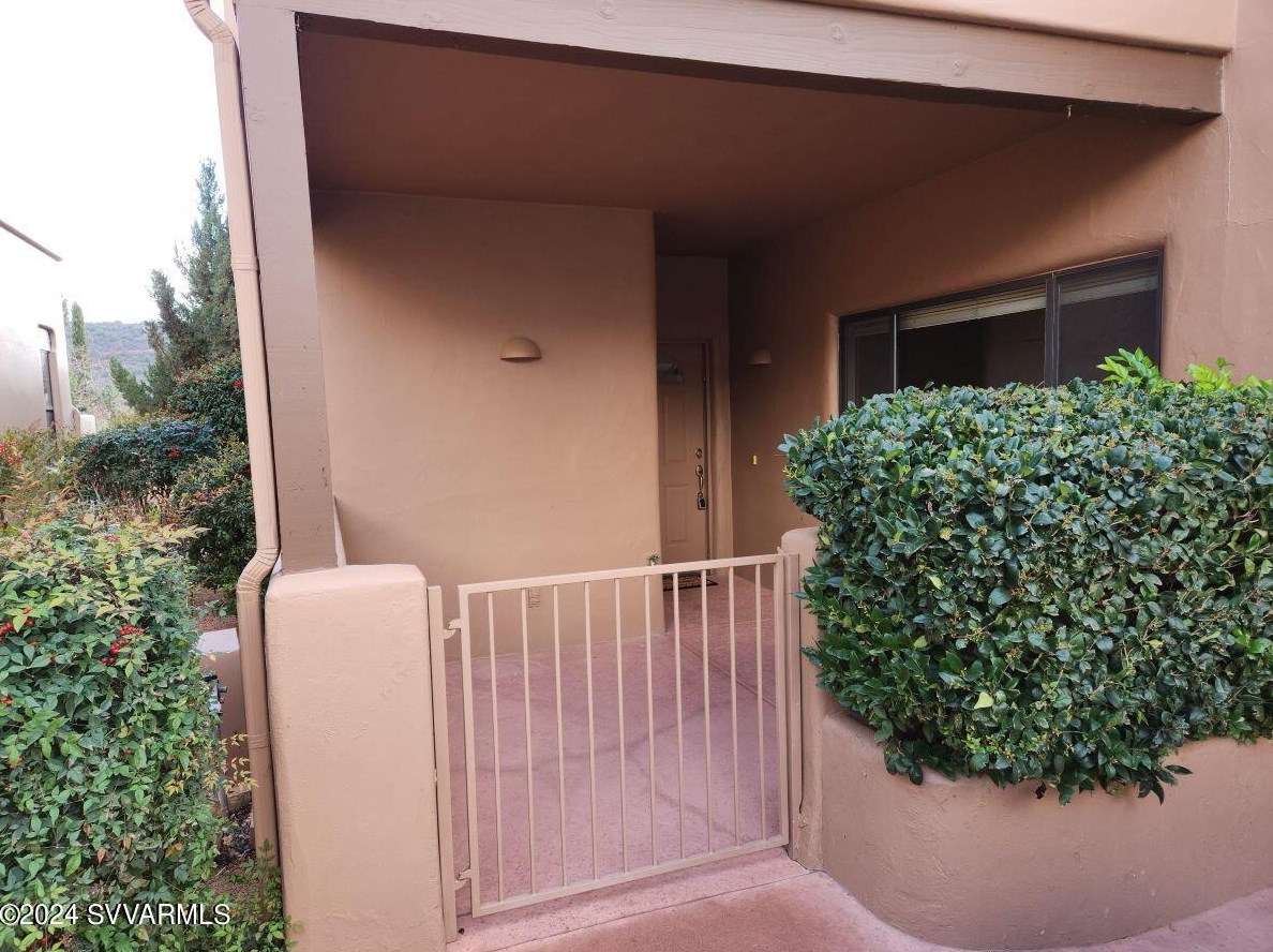 1404 Vista Montana Rd, Sedona, AZ 86336-4743