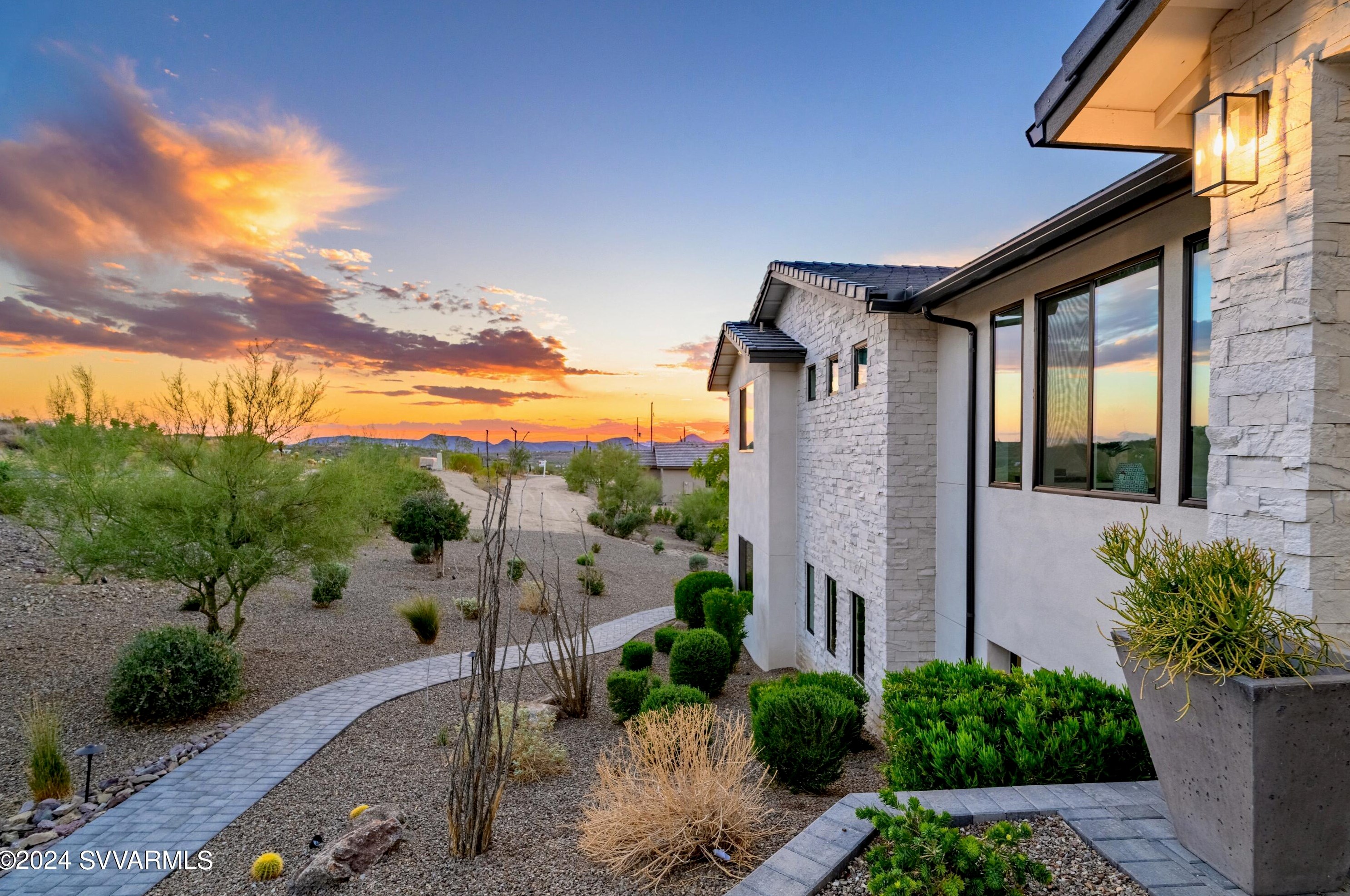 2620 Wolftrap Rd, Phoenix AZ 85087-8286 exterior