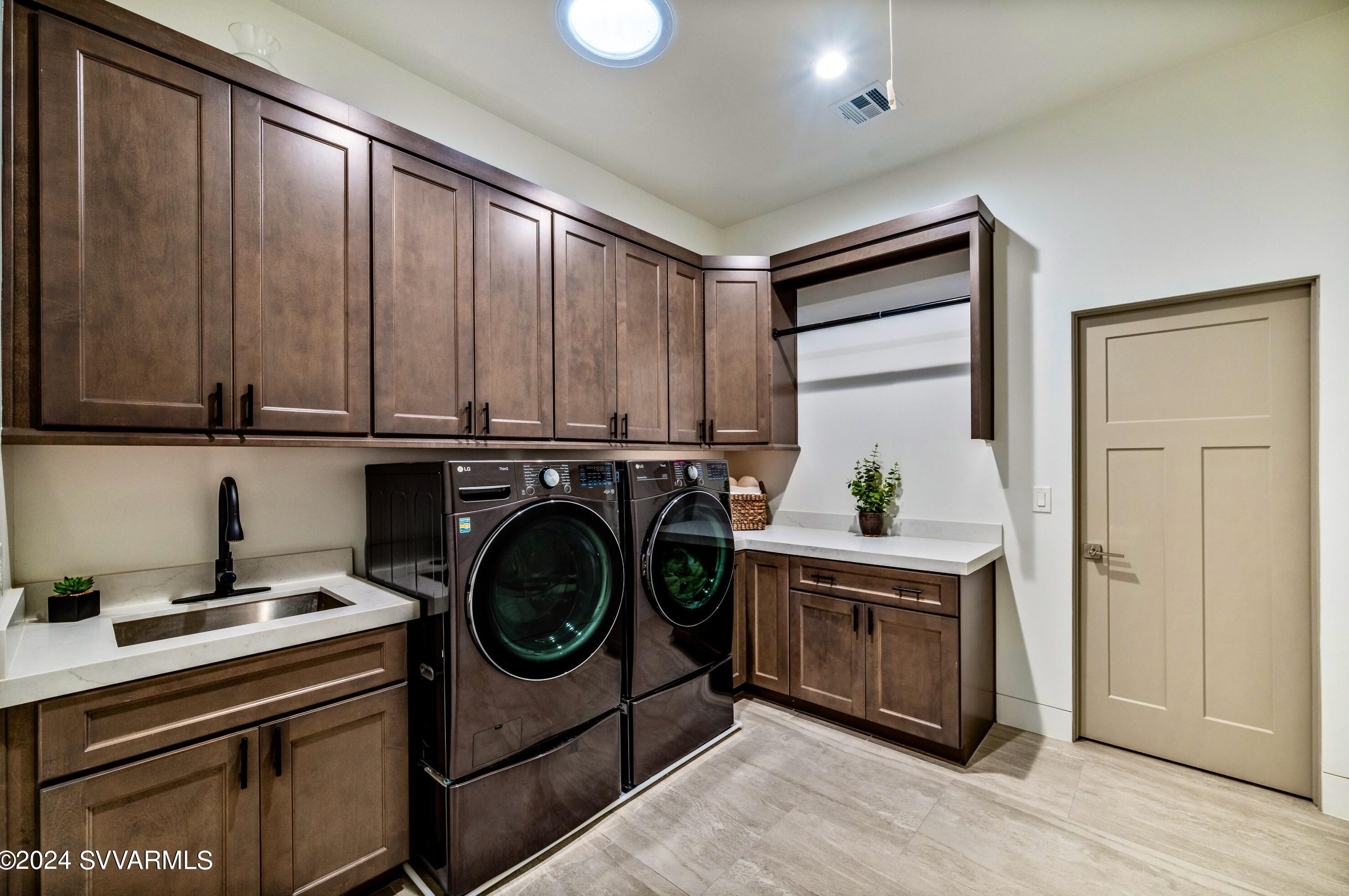 2620 Wolftrap Rd, Phoenix AZ 85087-8286 exterior