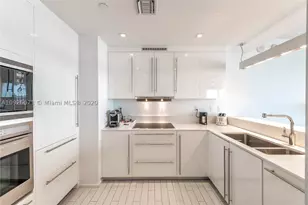 2201 Collins, Miami Beach, FL 33139 - Photo 8