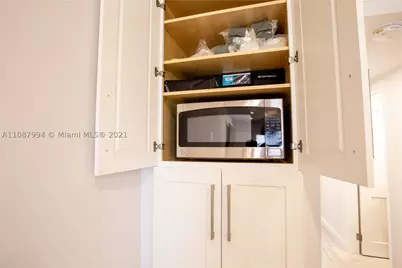 300 Oregon #204, Hollywood, FL 33019 - Photo 10