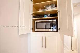 300 Oregon, Hollywood, FL 33019 - Photo 10