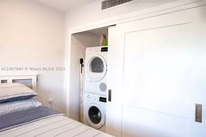 300 Oregon #204, Hollywood, FL 33019 - Photo 12