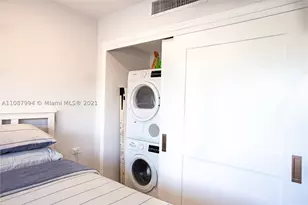 300 Oregon, Hollywood, FL 33019 - Photo 12