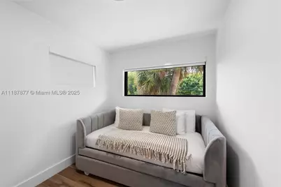 1025 Diplomat, Hollywood, FL 33019 - Photo 30