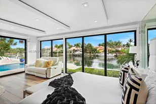 1025 Diplomat, Hollywood, FL 33019 - Photo 32