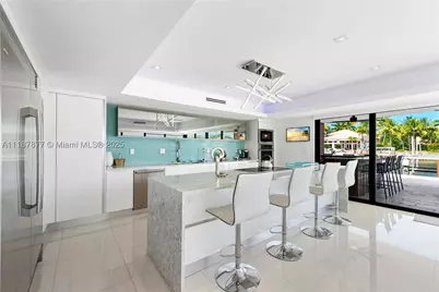 1025 Diplomat, Hollywood, FL 33019 - Photo 14
