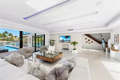 1025 Diplomat, Hollywood, FL 33019 - Photo 6