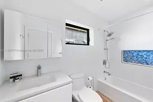 1025 Diplomat, Hollywood, FL 33019 - Photo 58