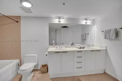 16699 Collins #3105, Sunny Isles Beach, FL 33160 - Photo 24