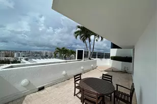 18001 Collins, Sunny Isles Beach, FL 33160 - Photo 4