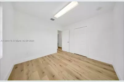 782 E 37th, Hialeah, FL 33013 - Photo 16