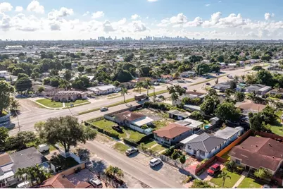 782 E 37th, Hialeah, FL 33013 - Photo 42