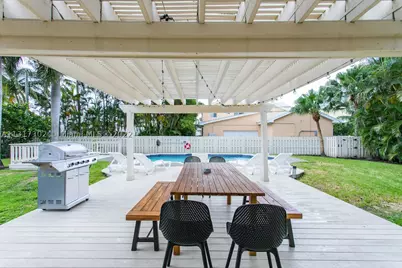 714 Harrison, Hollywood, FL 33019 - Photo 6