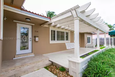 714 Harrison, Hollywood, FL 33019 - Photo 4