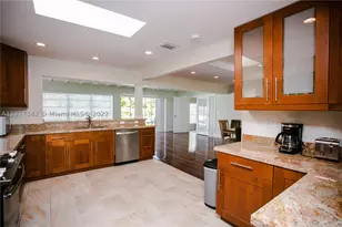 951 Washington, Hollywood, FL 33019 - Photo 22