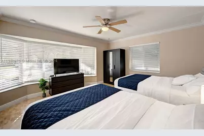 825 Harrison, Hollywood, FL 33019 - Photo 14