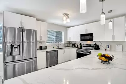 1018 Adams, Hollywood, FL 33019 - Photo 14