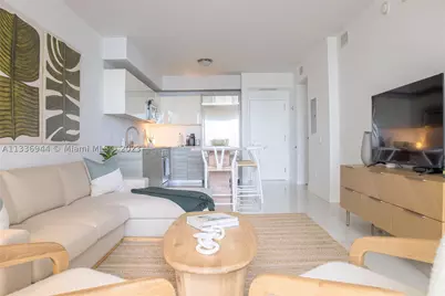 1300 Brickell Bay #1608, Miami, FL 33131 - Photo 6
