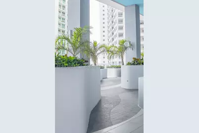 1300 Brickell Bay #1608, Miami, FL 33131 - Photo 36