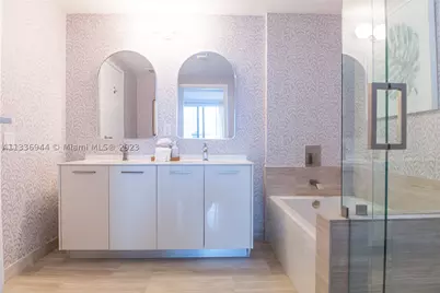 1300 Brickell Bay #1608, Miami, FL 33131 - Photo 12