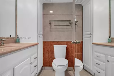 5401 Collins #601, Miami Beach, FL 33140 - Photo 24