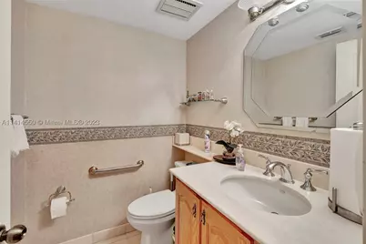 4716 University, Coral Gables, FL 33146 - Photo 14