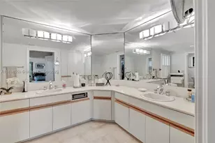 4716 University, Coral Gables, FL 33146 - Photo 16