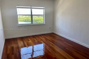 400 Kings Point, Sunny Isles Beach, FL 33160 - Photo 4
